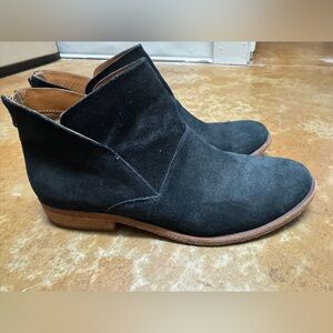 Kork Ease Ryder Ankle bootie size 10 women’s in navy suede